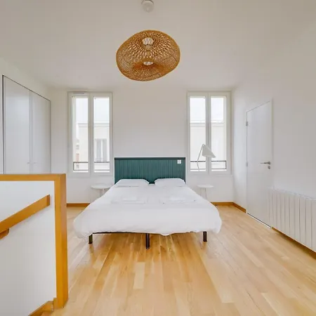 Belle Maison Contemporaine Avec Jardin Et Parking *